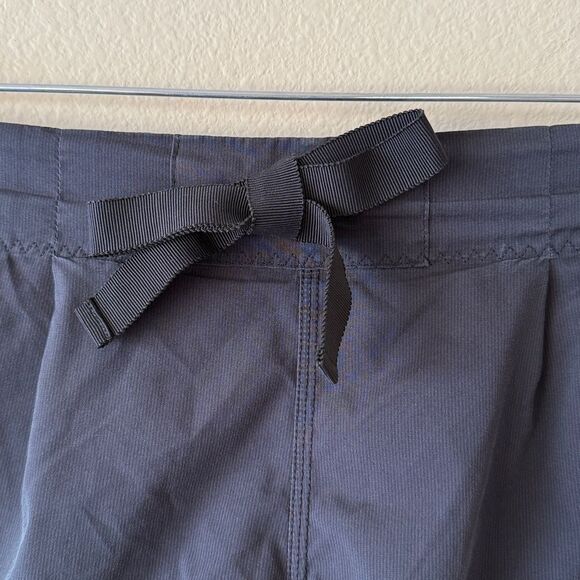 Lululemon Spring Breakaway Cuffed Shorts - Picture 4 of 11